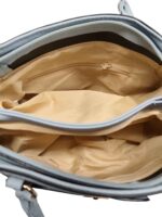 Τσάντα Χειρός από Δερματίνη με Τρυπητό Μοτίβο “Μ” και Χρυσές Λεπτομέρειες – Γαλαζιο